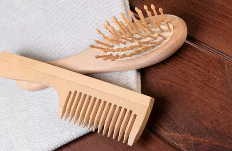 comb vs brush